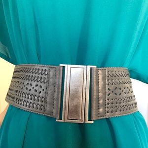 Gray elastic belt with silver clasp